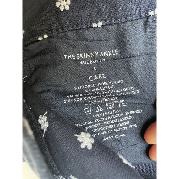 Ann Taylor Skinny Ankle Jeans 4 27x27 Navy Snowflake Print Modern Fit Stretch - Picture 6 of 9